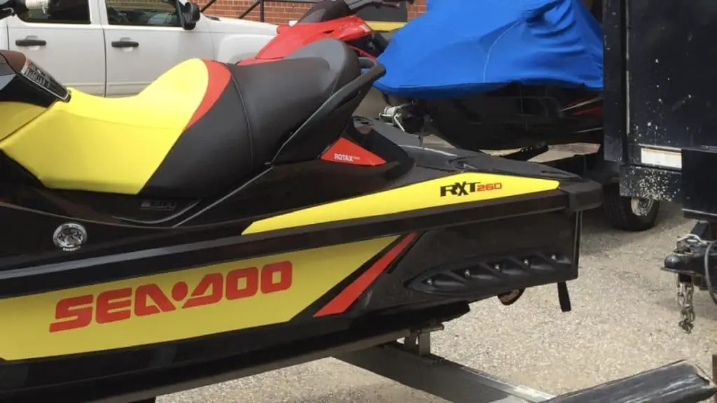 Las esponjas Sea-Doo RXT no son ajustables