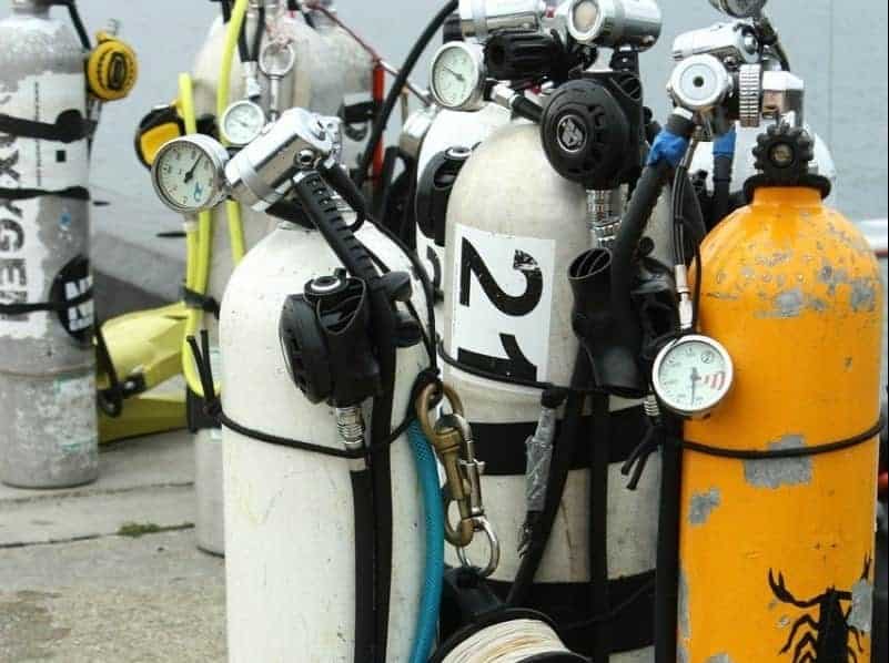 Cómo saber el tamaño de su tanque de buceo - AquaSportsPlanet