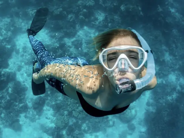 Qué hacer si su snorkel se está llenando de agua