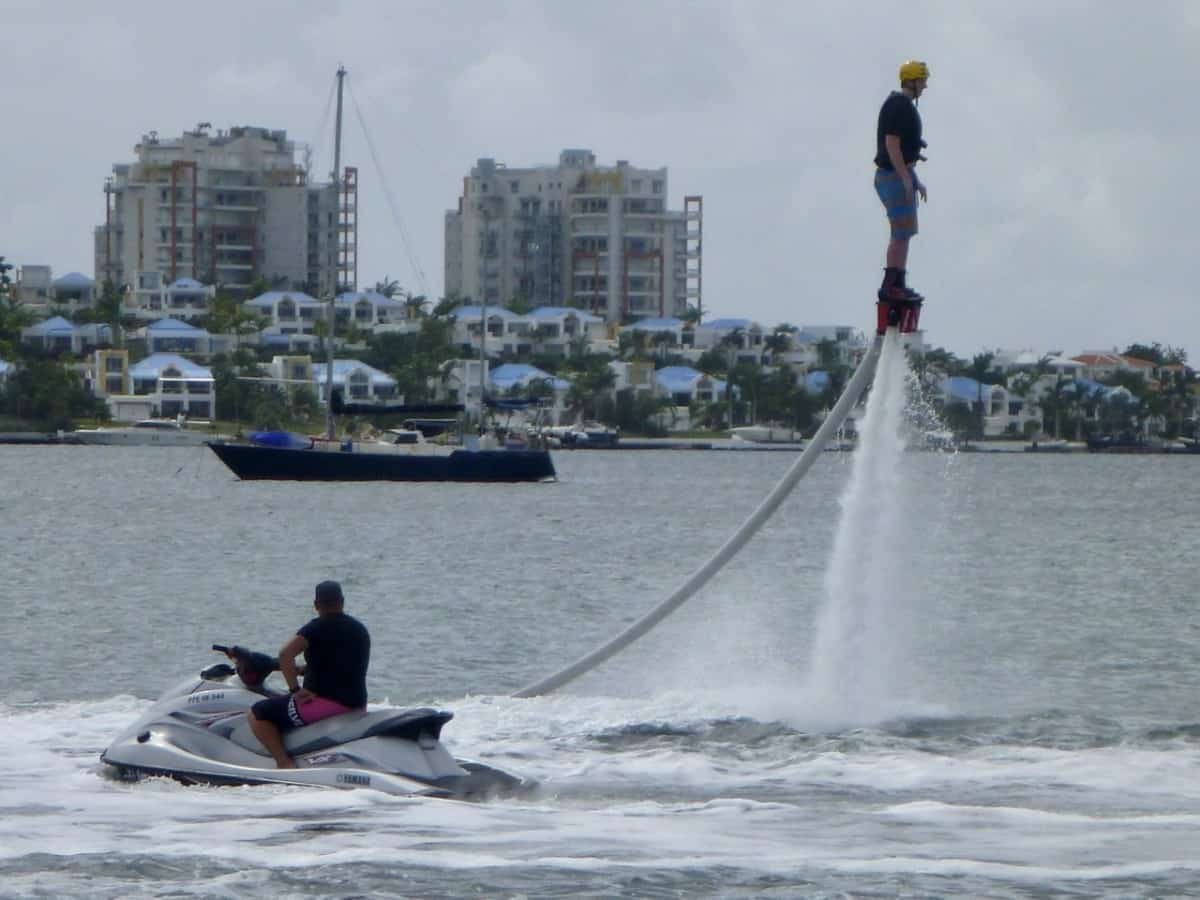 ¿Vale la pena hacer flyboard?  La guía completa para principiantes - AquaSportsPlanet