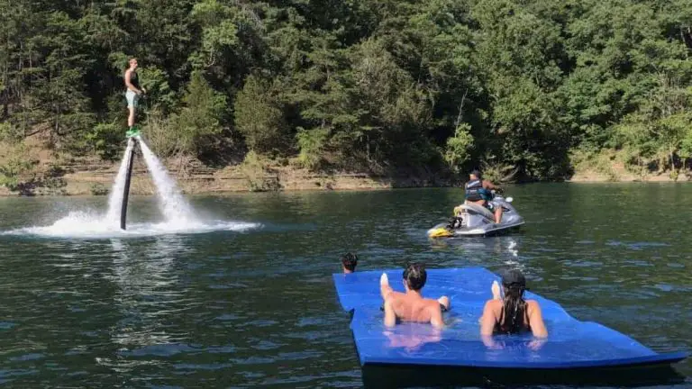 ¿Necesitas saber nadar para hacer flyboard?