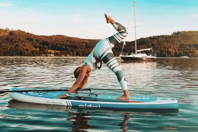 Qué ponerse para hacer yoga en paddle surf: Una guía muy simple