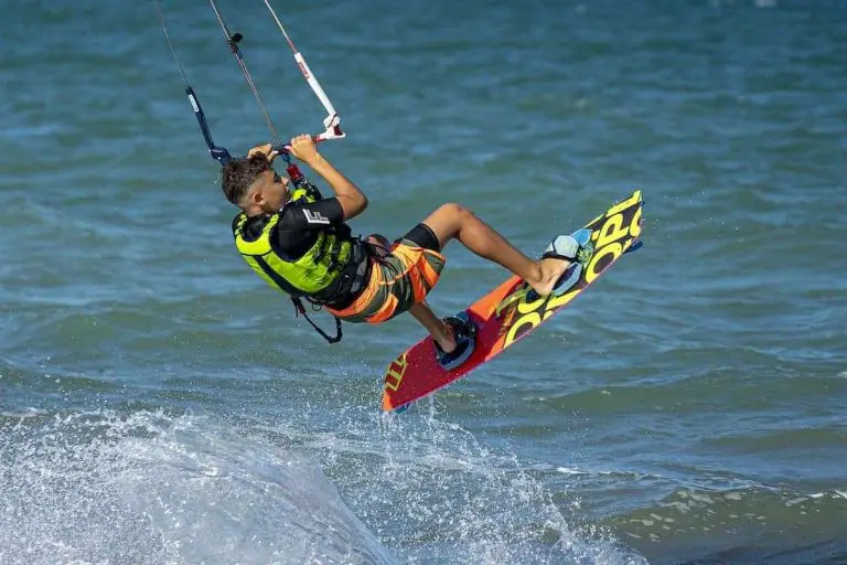 Cómo hacer un Darkslide mientras se practica kitesurf