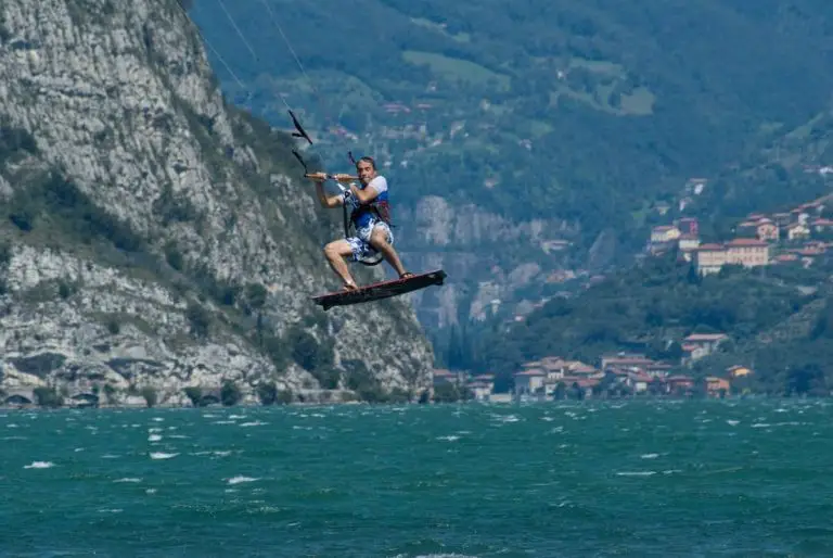 ¿Puedes hacer kitesurf en un lago?